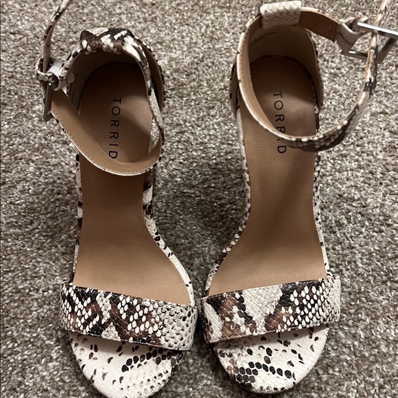 High heels - Picture 3 of 7